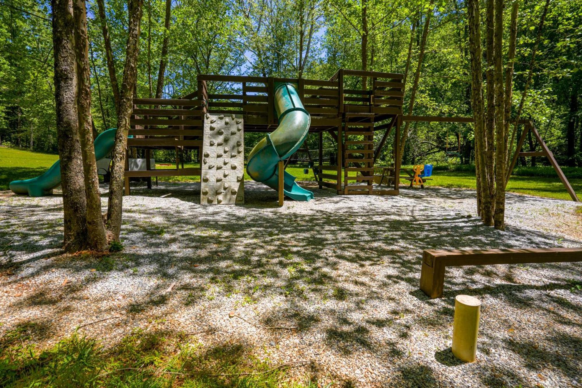 The Big Little Cabin - Hot Tub & Playground Dahlonega Zewnętrze zdjęcie