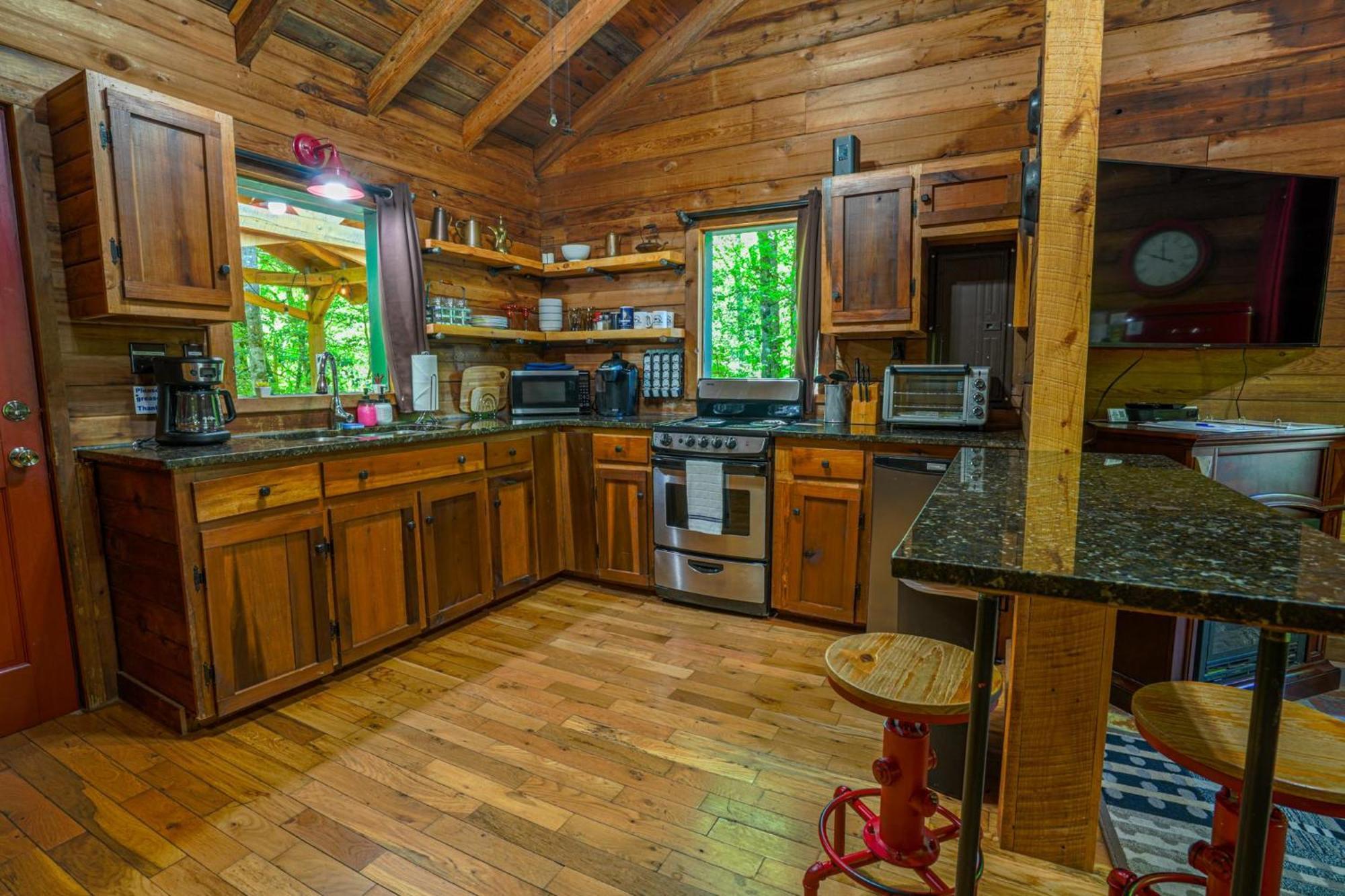 The Big Little Cabin - Hot Tub & Playground Dahlonega Zewnętrze zdjęcie