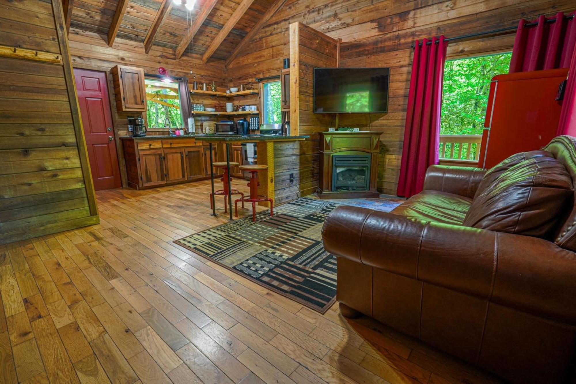 The Big Little Cabin - Hot Tub & Playground Dahlonega Zewnętrze zdjęcie
